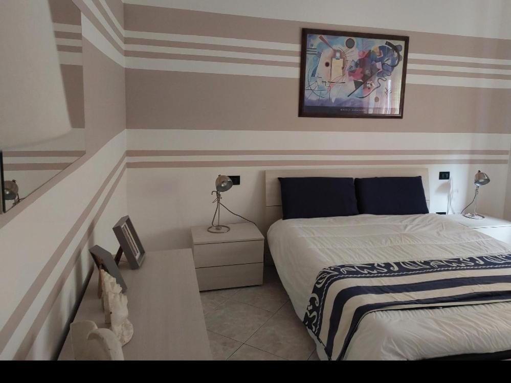 Casa T.U.A. Appartement Sale Marasino Buitenkant foto