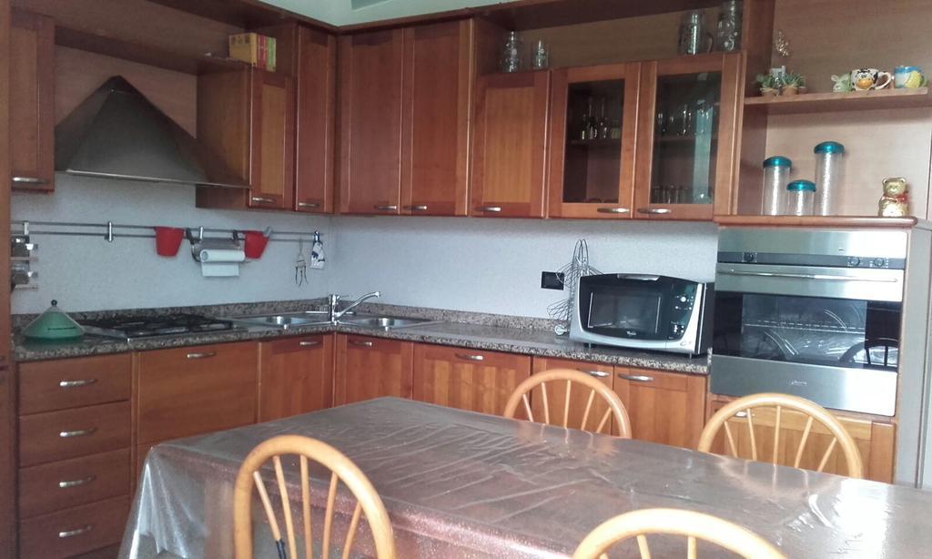 Casa T.U.A. Appartement Sale Marasino Buitenkant foto